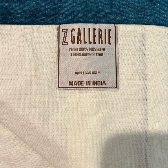 Curtains - Picture 5 of 7